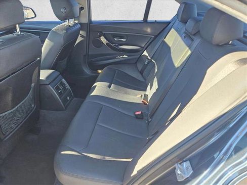 Used 2018 BMW 320i Sedan image 10