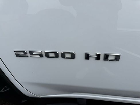 Used 2022 Chevrolet Silverado 2500 Custom w/ Custom Value Package image 16