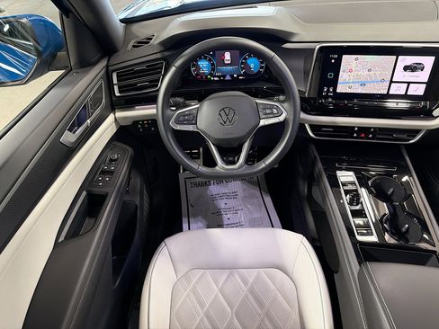 Used 2025 Volkswagen Atlas Cross Sport SEL Premium R-Line image 17