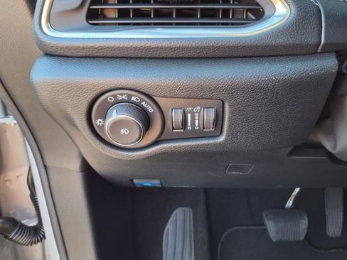 New 2026 Chrysler Pacifica Limited w/ S Appearance Package image 11