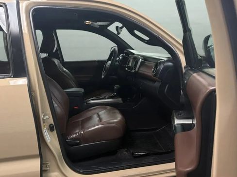 Used 2017 Toyota Tacoma Limited w/ Tow Package RWD image 22
