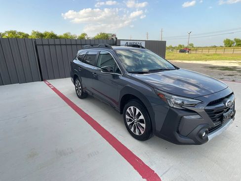 Used 2025 Subaru Outback Limited AWD/4WD image 6
