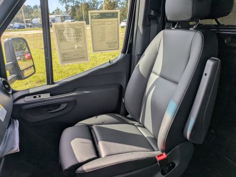 Used 2023 Mercedes-Benz Sprinter 3500 image 20