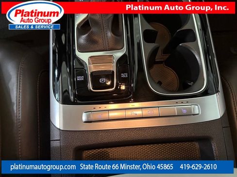 Used 2023 Kia Carnival EX FWD image 23