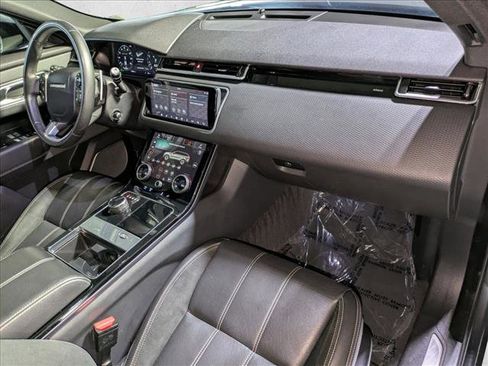 Used 2019 Land Rover Range Rover Velar R-Dynamic SE image 23