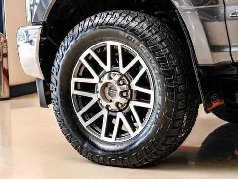 Used 2018 Ford F250 Lariat w/ Lariat Value Package image 48