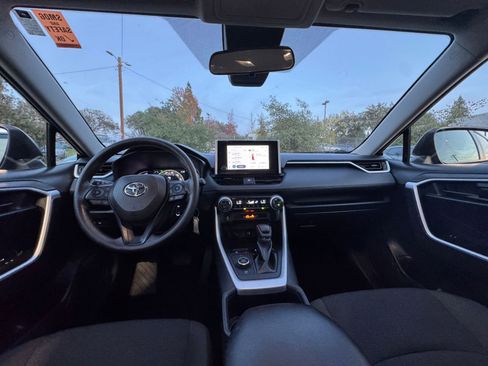 Used 2025 Toyota RAV4 LE image 32