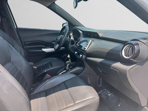 Used 2020 Nissan Kicks SR w/ SR Premium Package FWD image 16