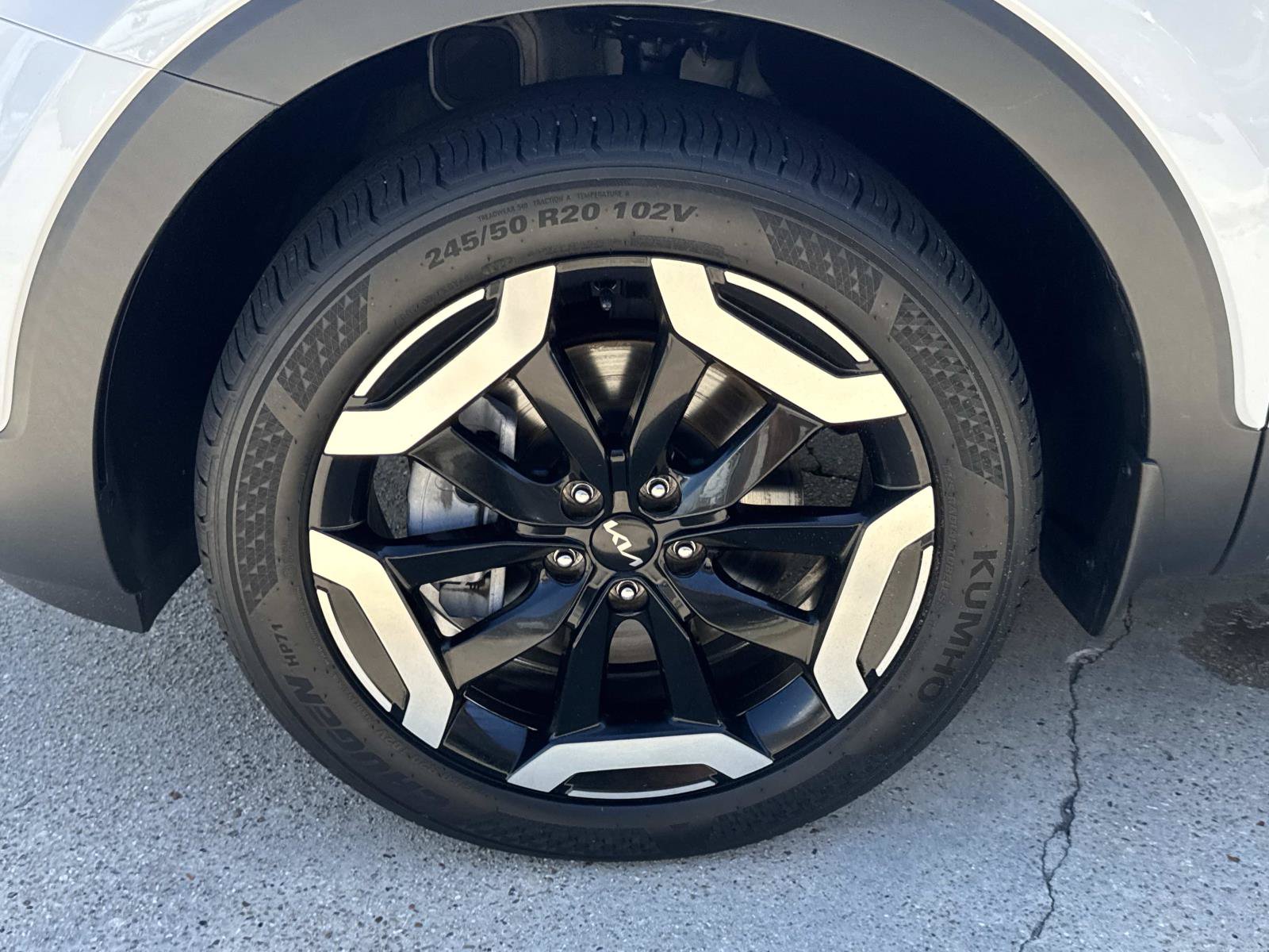 Used 2024 Kia Telluride S w/ S Sunroof Package FWD image 4