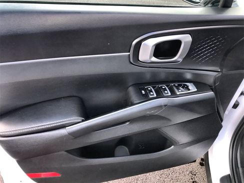 Used 2022 Kia Sorento S image 13