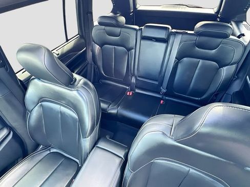 Used 2024 Jeep Grand Cherokee Limited w/ Luxury Tech Group II image 22