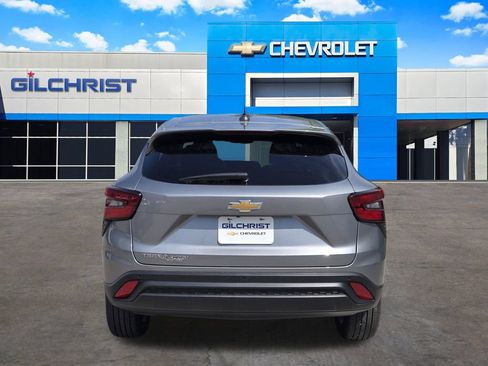 New 2026 Chevrolet Trax LS w/ LS Convenience Package FWD image 7