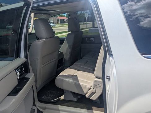 Used 2017 Lincoln Navigator L Select AWD/4WD image 19