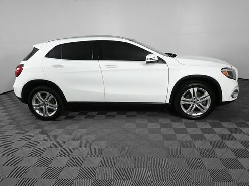 Certified 2020 Mercedes-Benz GLA 250 4MATIC image 27