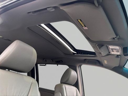 Used 2010 Honda Odyssey EX-L image 31