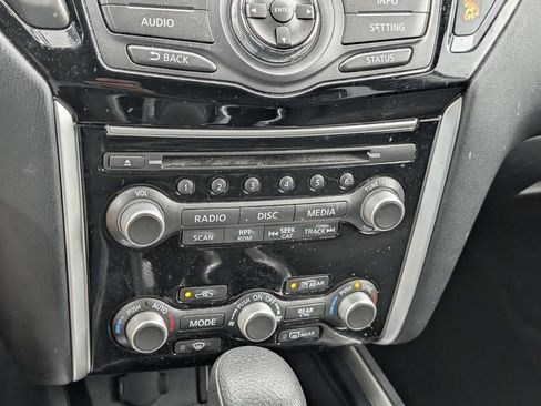 Used 2019 Nissan Pathfinder S FWD image 28