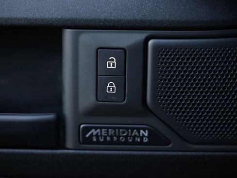 New 2026 Land Rover Defender 110 OCTA image 23