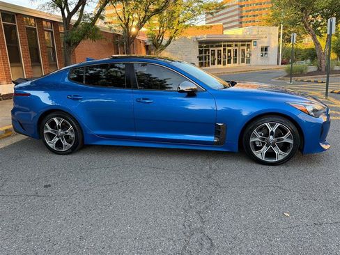 Used 2020 Kia Stinger GT-Line w/ Sun & Sound Package RWD image 5