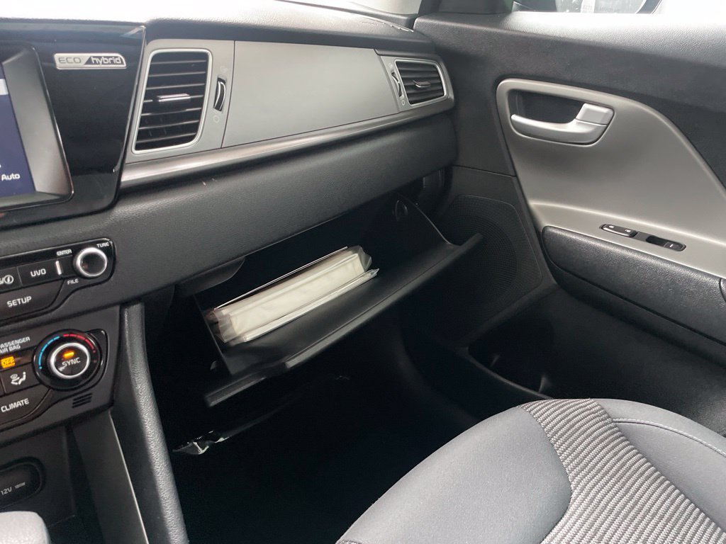 Used 2018 Kia Niro LX FWD image 29