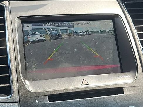 Used 2017 Ford Taurus SEL w/ Equipment Group 201A FWD image 23