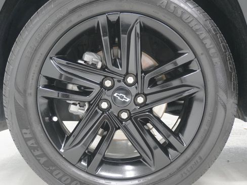 Used 2025 Chevrolet Trax ACTIV FWD image 23
