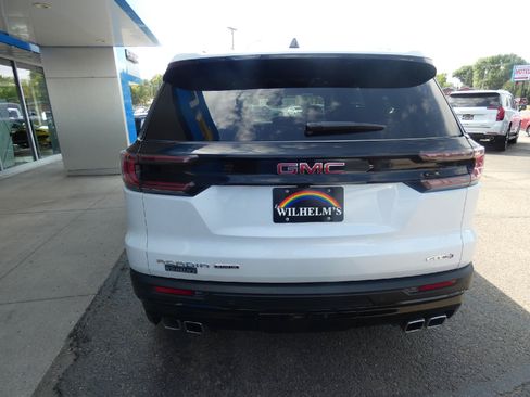 Certified 2025 GMC Acadia AT4 w/ Luxury Package AWD/4WD image 4