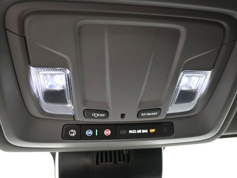 Used 2025 Chevrolet Silverado 1500 Custom image 33