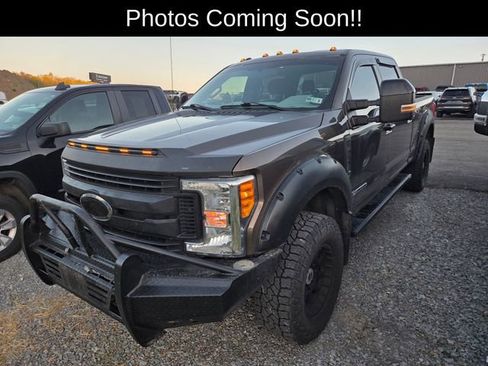 Used 2017 Ford F250 XLT w/ XLT Premium Package image 1