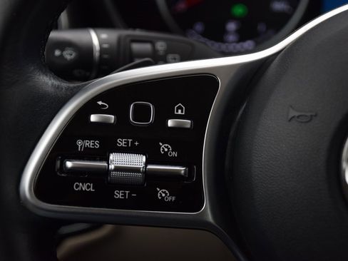 Used 2021 Mercedes-Benz GLC 300 image 23