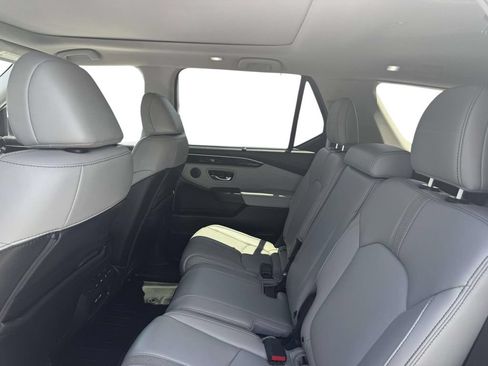 Used 2023 Honda Pilot Touring image 15
