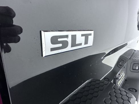 Used 2019 RAM 1500 Classic SLT w/ Luxury Group AWD/4WD image 21