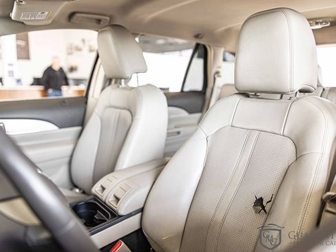 Used 2012 Lincoln MKX FWD image 18