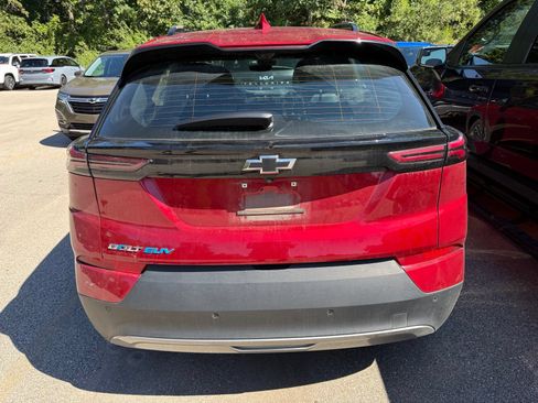 Used 2023 Chevrolet Bolt EUV Premier FWD image 3