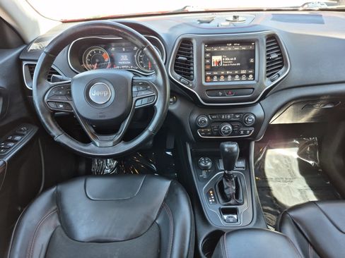 Used 2019 Jeep Cherokee Trailhawk w/ Cold Weather Group AWD/4WD image 20