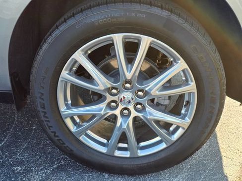Used 2023 Buick Enclave Essence w/ Experience Buick Package FWD image 8