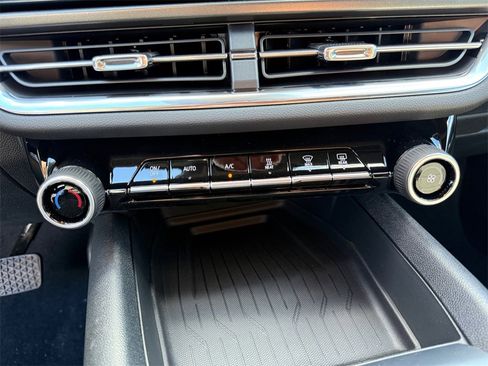 New 2026 Chevrolet Equinox EV LT w/ Midnight Package image 18