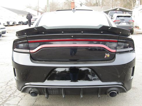 Used 2019 Dodge Charger Scat Pack image 4