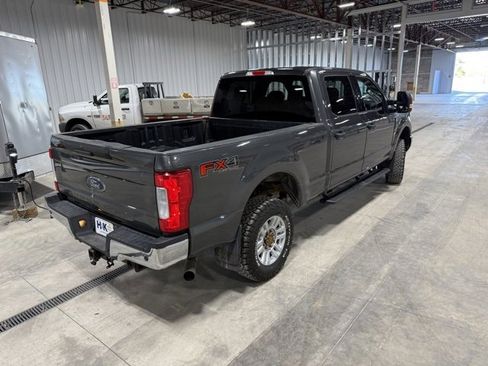 Used 2019 Ford F250 XLT w/ XLT Value Package image 39