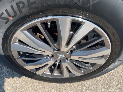 Used 2018 Nissan Pathfinder SV w/ Cargo Package image 43