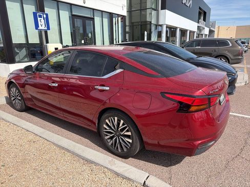 Used 2024 Nissan Altima 2.5 SV image 10