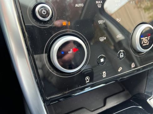 Used 2023 Land Rover Discovery Sport S image 42