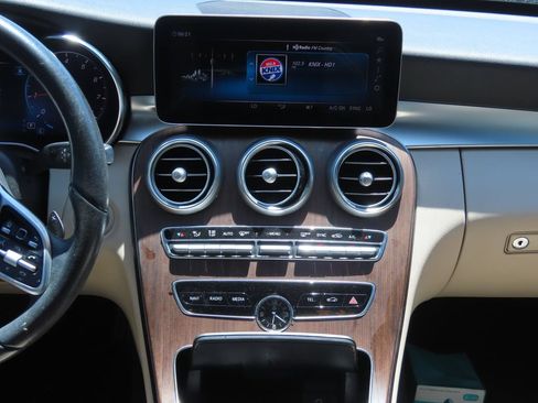 Used 2021 Mercedes-Benz C 300 Sedan image 8