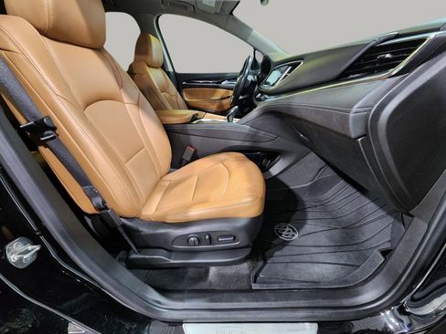 Used 2020 Buick Enclave Essence w/ LPO, Luxury Package image 22