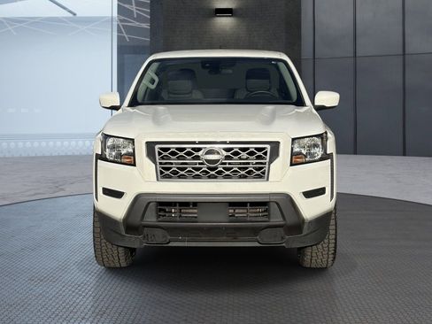 Used 2023 Nissan Frontier SV w/ Technology Package RWD image 9