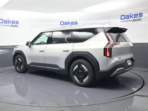 New 2026 Kia EV9 Wind AWD/4WD image 5