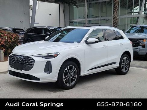 Certified 2025 Audi Q5 Premium w/ Convenience Package AWD/4WD image 4