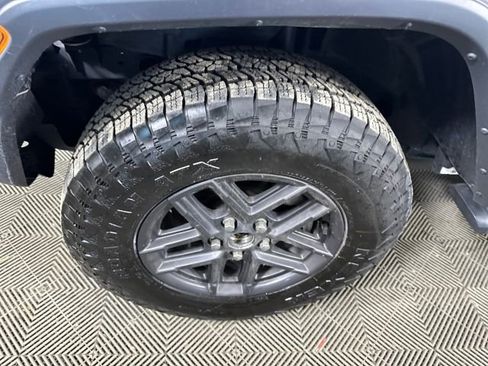 Used 2024 Jeep Wrangler Sport S image 9