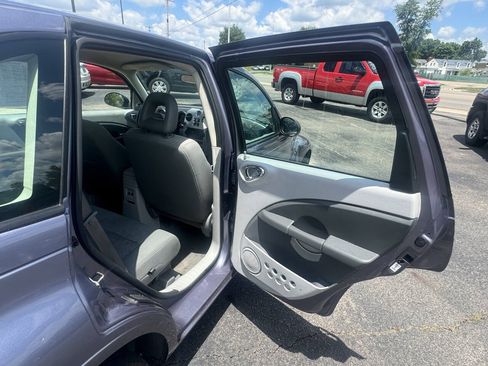 Used 2007 Chrysler PT Cruiser FWD image 30