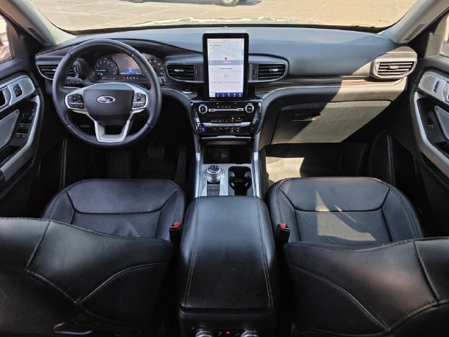 Certified 2024 Ford Explorer Limited w/ Limited Technology Package RWD image 8