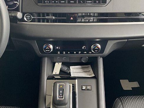 Used 2024 Mitsubishi Outlander ES AWD/4WD image 15